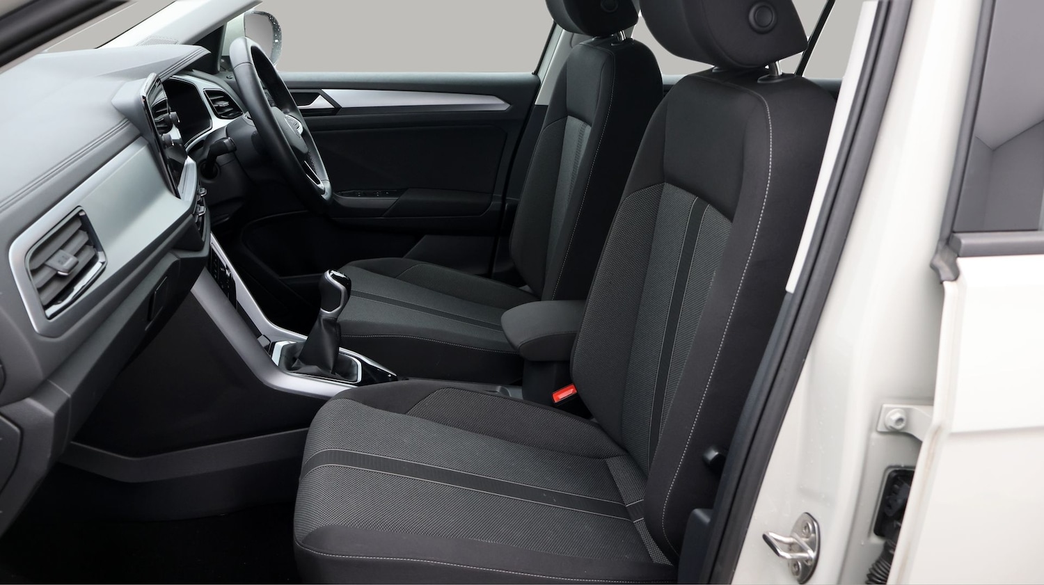 Used Volkswagen T-Roc 2024 for sale - 77355053: Photo 14