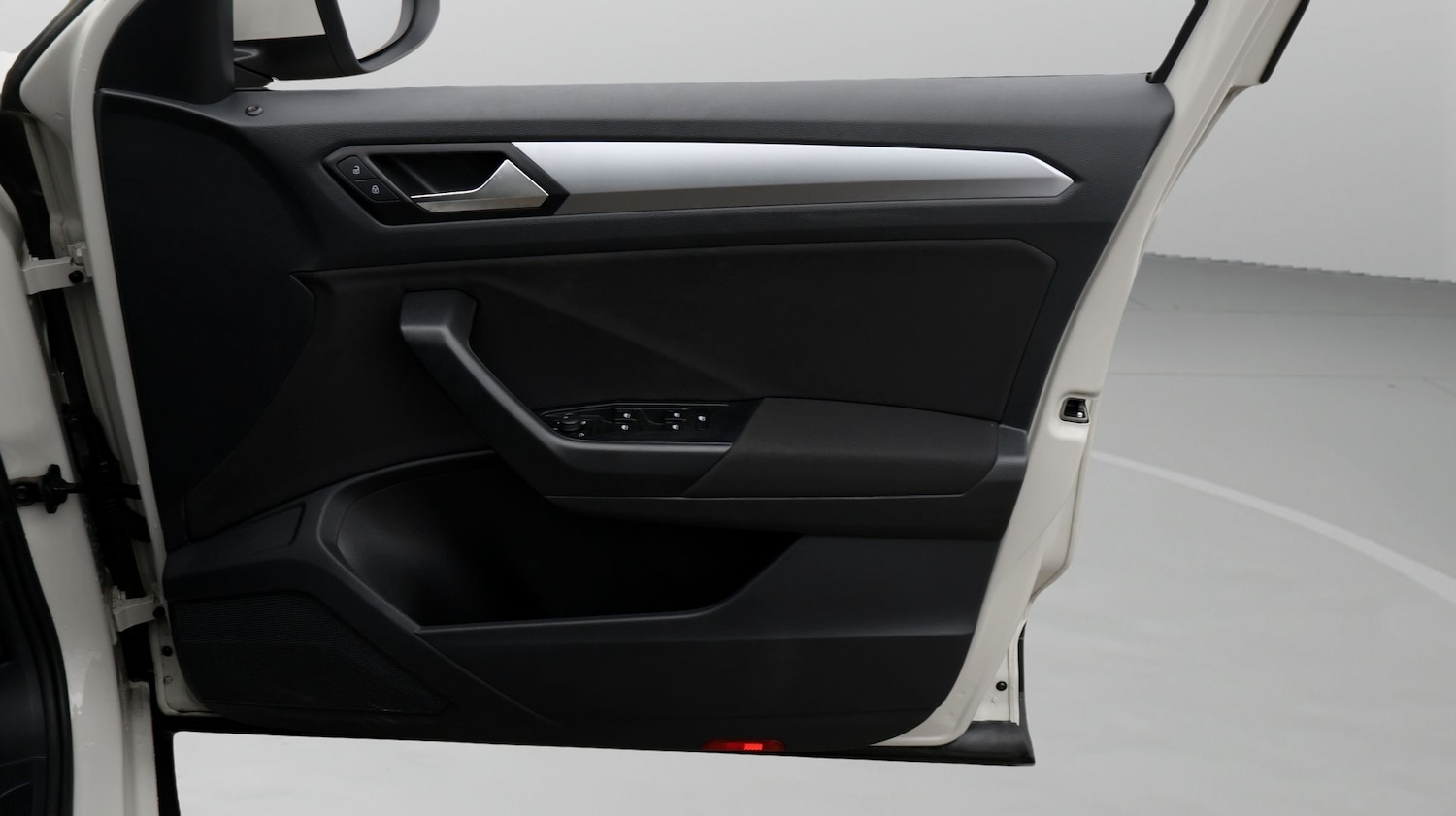 Used Volkswagen T-Roc 2024 for sale - 77355053: Photo 15