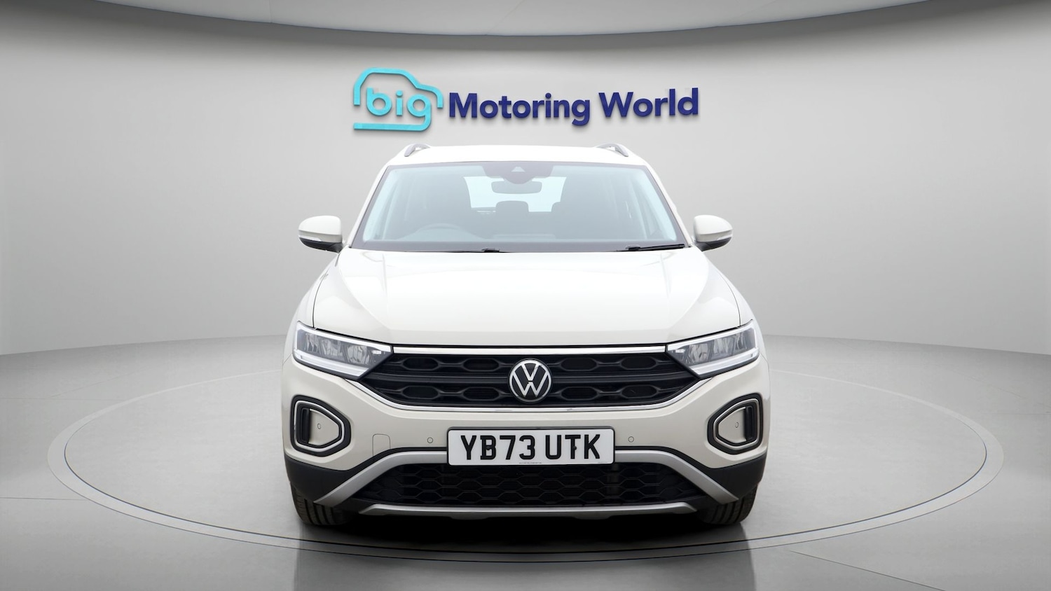 Used Volkswagen T-Roc 2024 for sale - 77355053: Photo 2