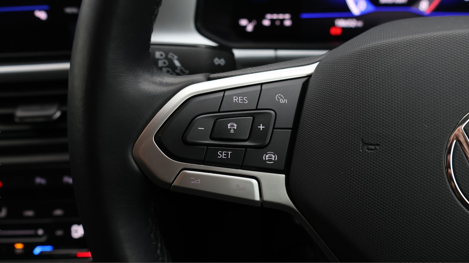 Used Volkswagen T-Roc 2024 for sale - 77355053: Photo 20