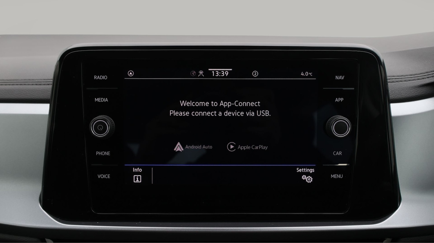 Used Volkswagen T-Roc 2024 for sale - 77355053: Photo 24