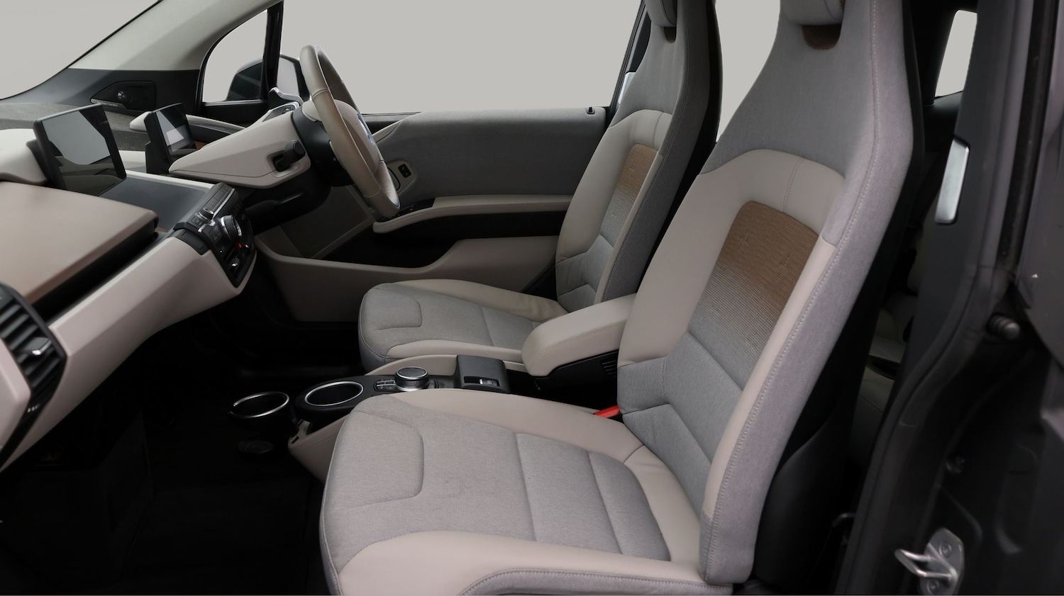 Used BMW i3 2019 for sale - 77687482: Photo 14