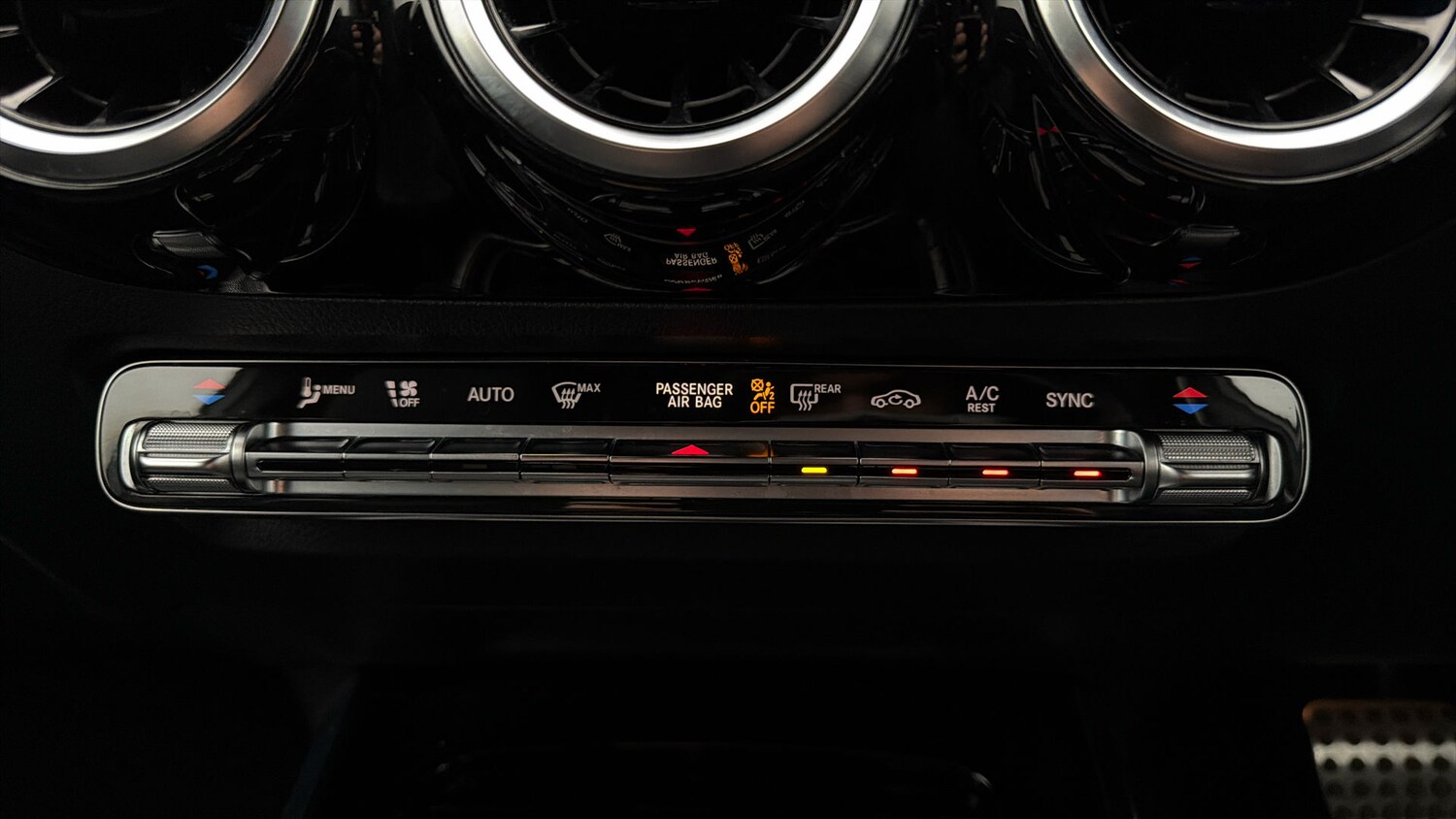 Used Mercedes-Benz GLA 2020 for sale - 77846359: Photo 11