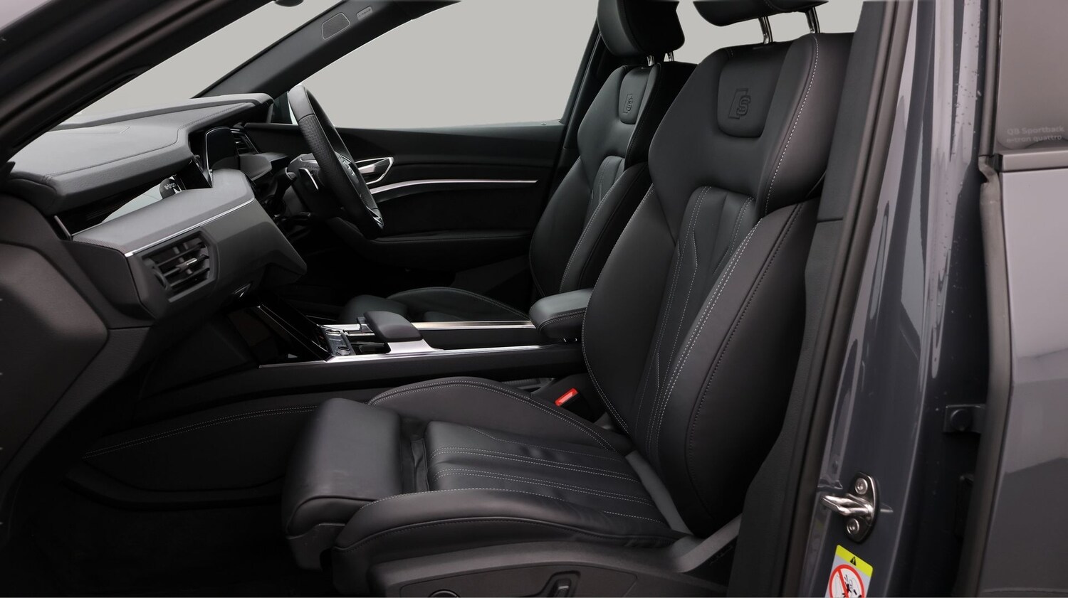 Used Audi Q8 2023 for sale - 77931440: Photo 14