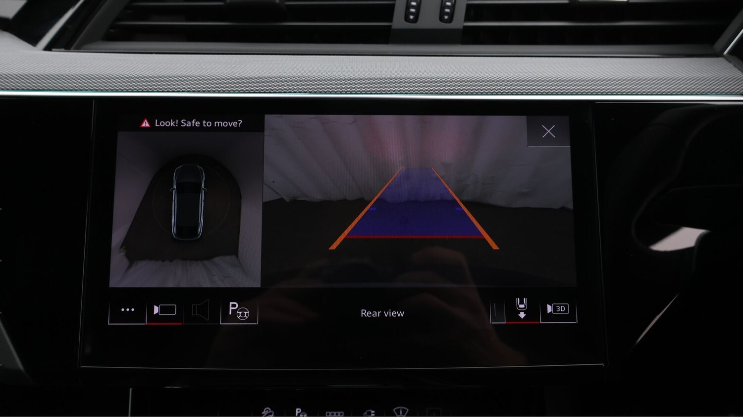 Used Audi Q8 2023 for sale - 77931440: Photo 24