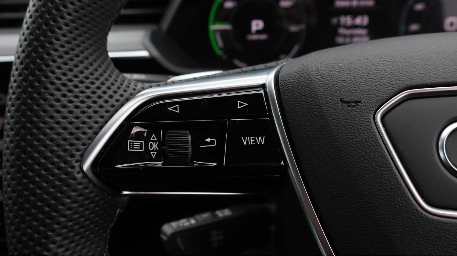 Used Audi Q8 2023 for sale - 77931440: Photo 25