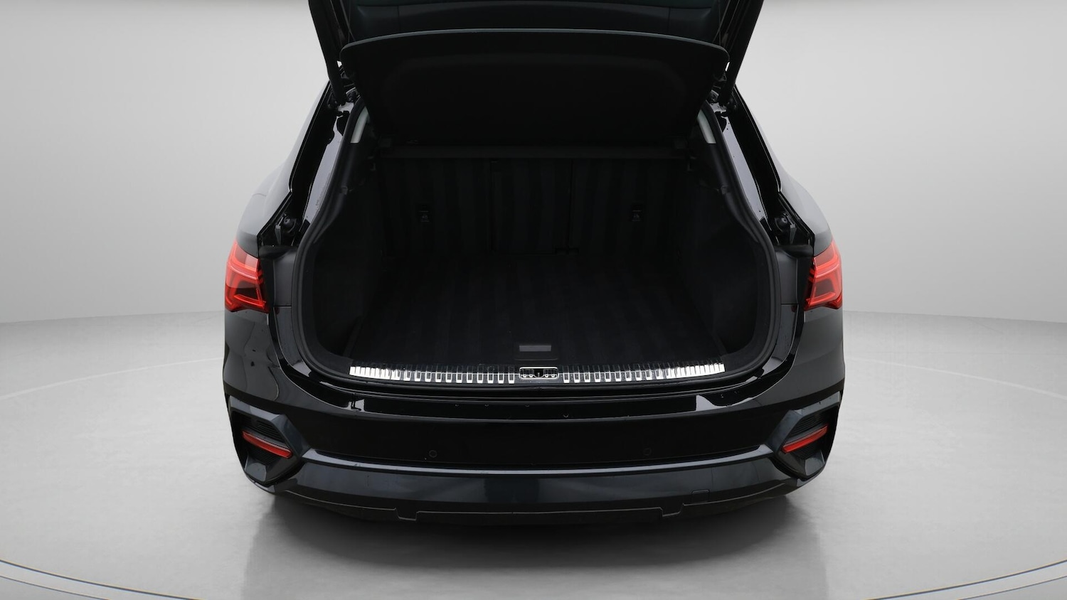 Used Audi Q3 for sale - 76512618: Photo 18