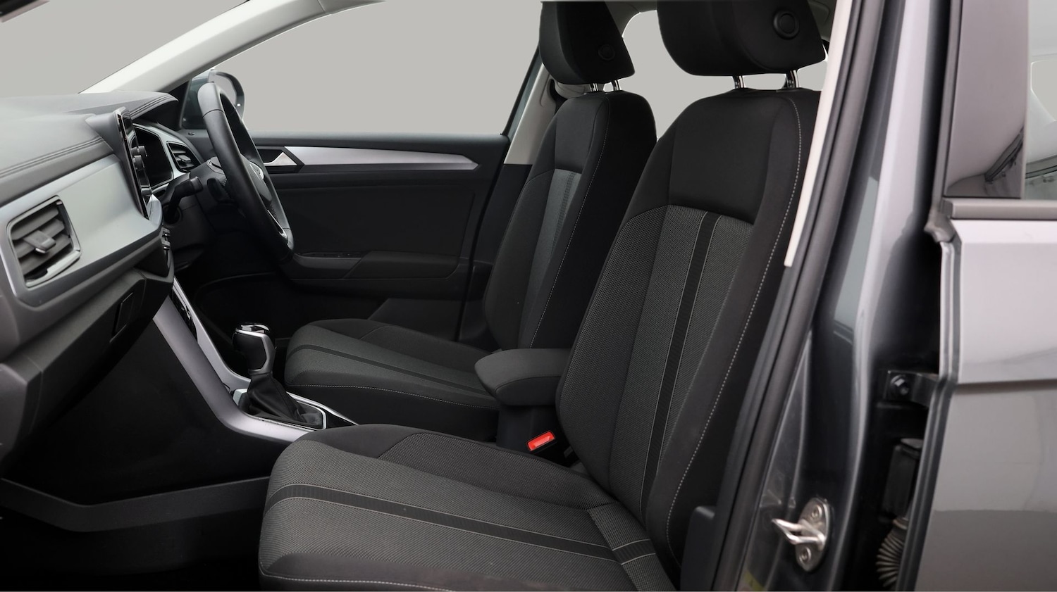 Used Volkswagen T-Roc 2022 for sale - 77662662: Photo 14