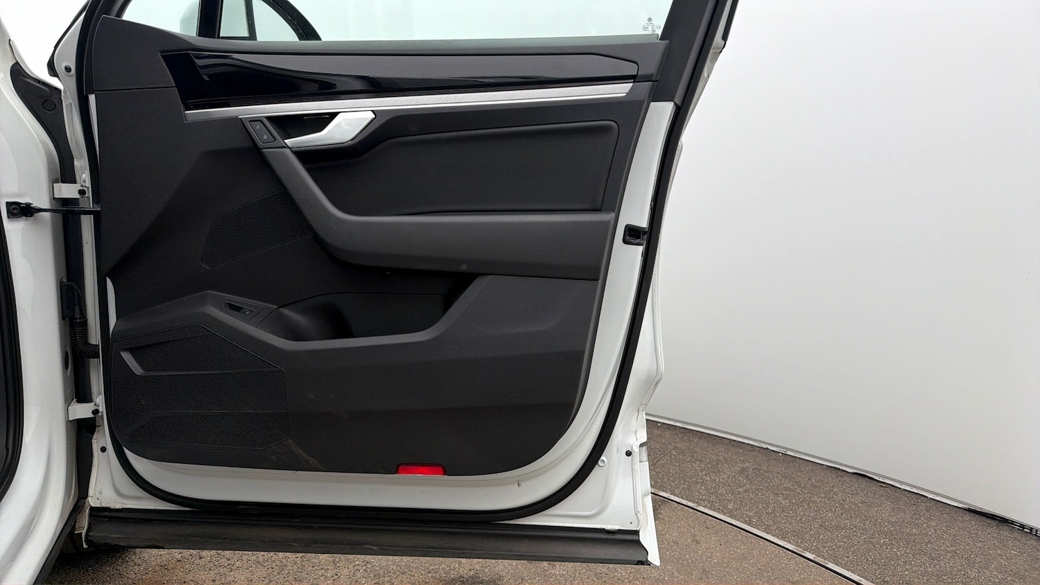 Used Volkswagen Touareg 2020 for sale - 77932832: Photo 14