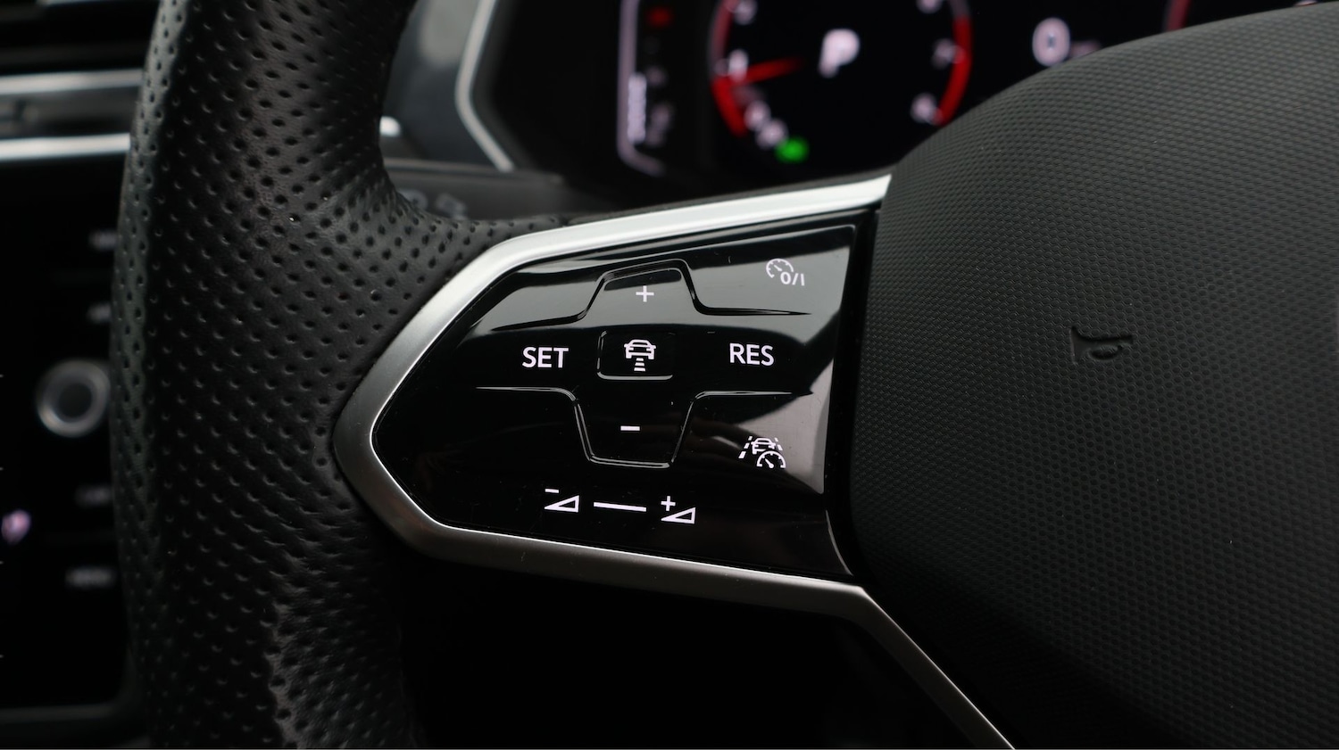 Used Volkswagen Tiguan 2022 for sale - 77846601: Photo 24