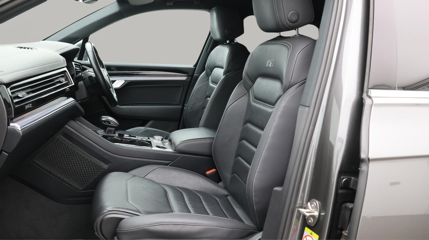 Used Volkswagen Touareg 2019 for sale - 76485947: Photo 15