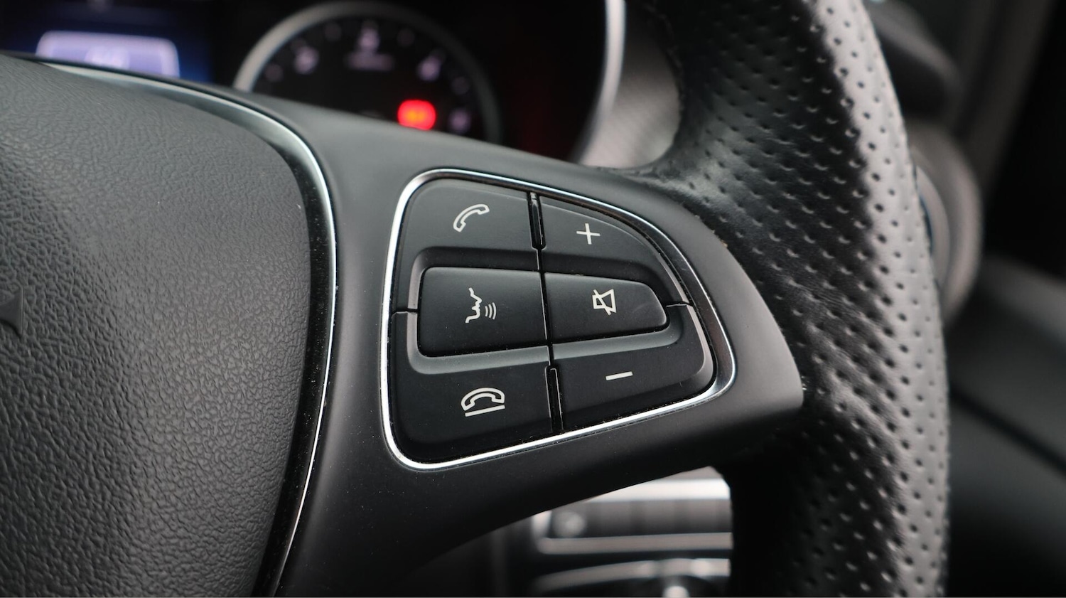 Used Mercedes-Benz V-Class 2023 for sale - 76424177: Photo 27