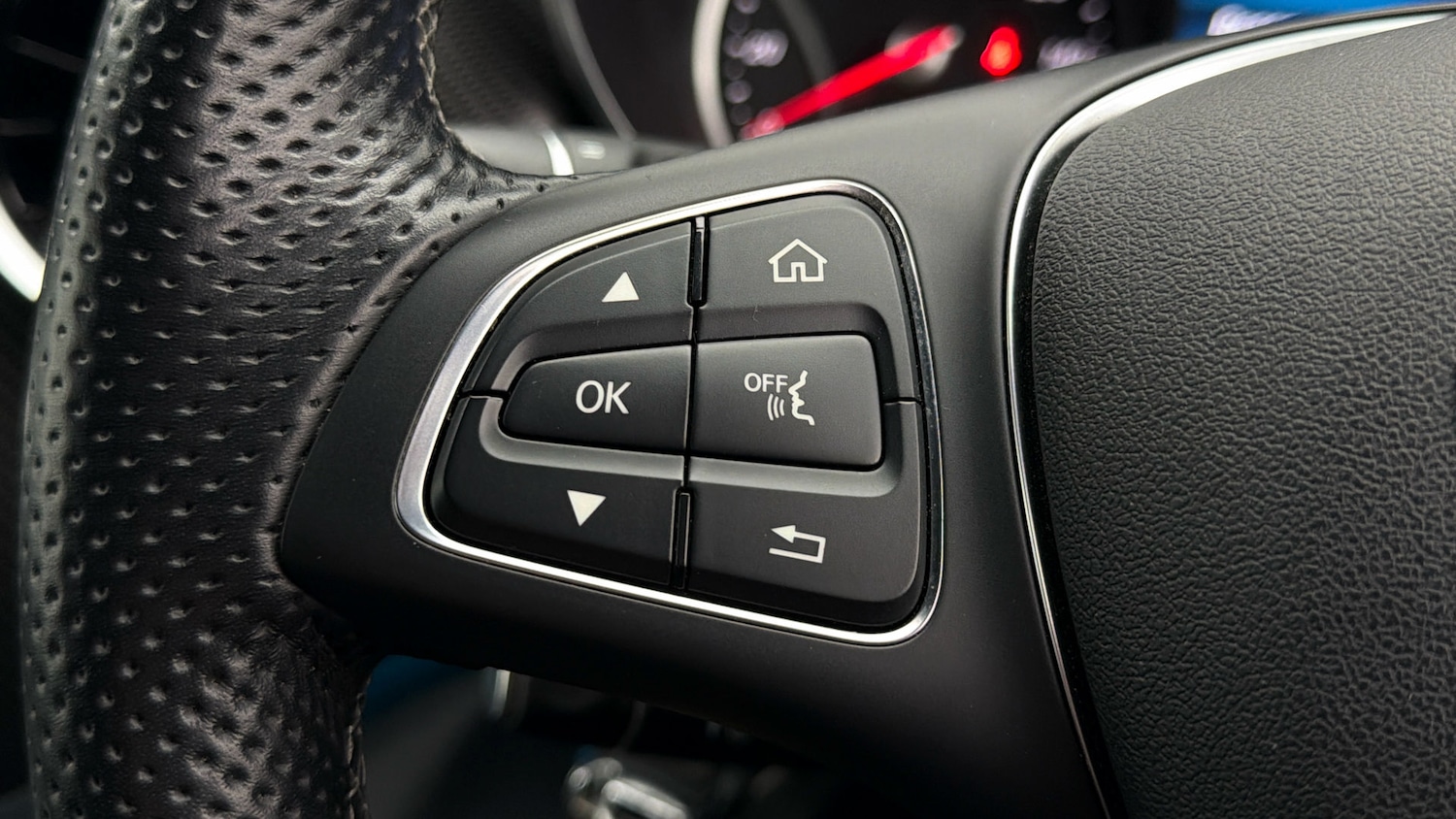 Used Mercedes-Benz V-Class 2023 for sale - 78027589: Photo 23