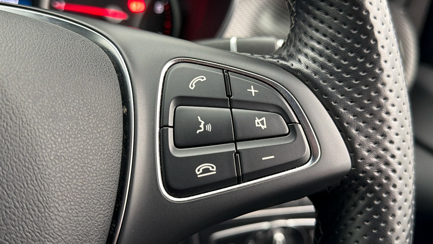 Used Mercedes-Benz V-Class 2023 for sale - 78027589: Photo 24