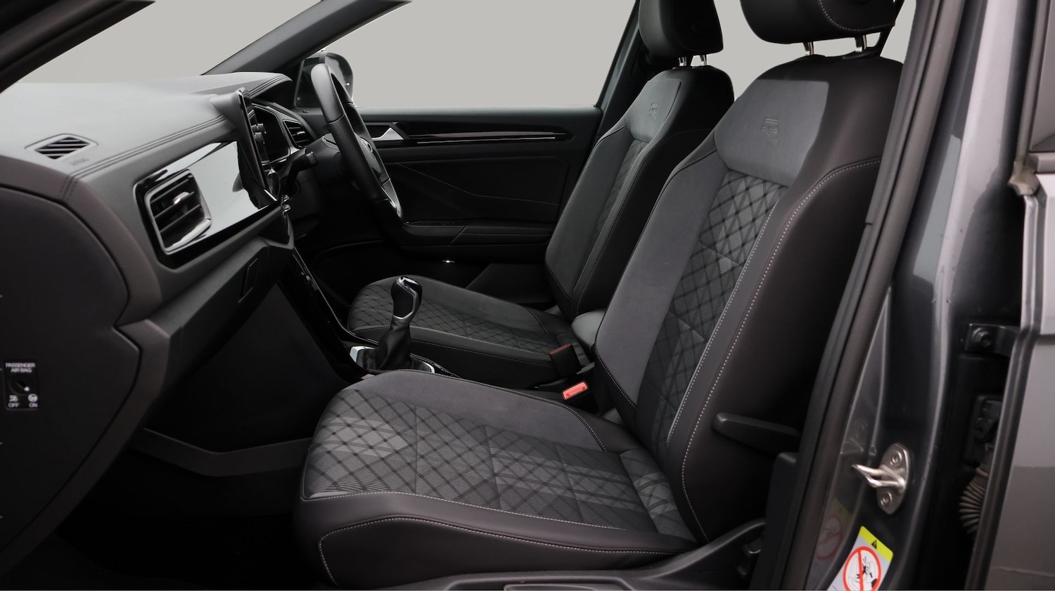 Used Volkswagen T-Roc 2023 for sale - 77616919: Photo 14