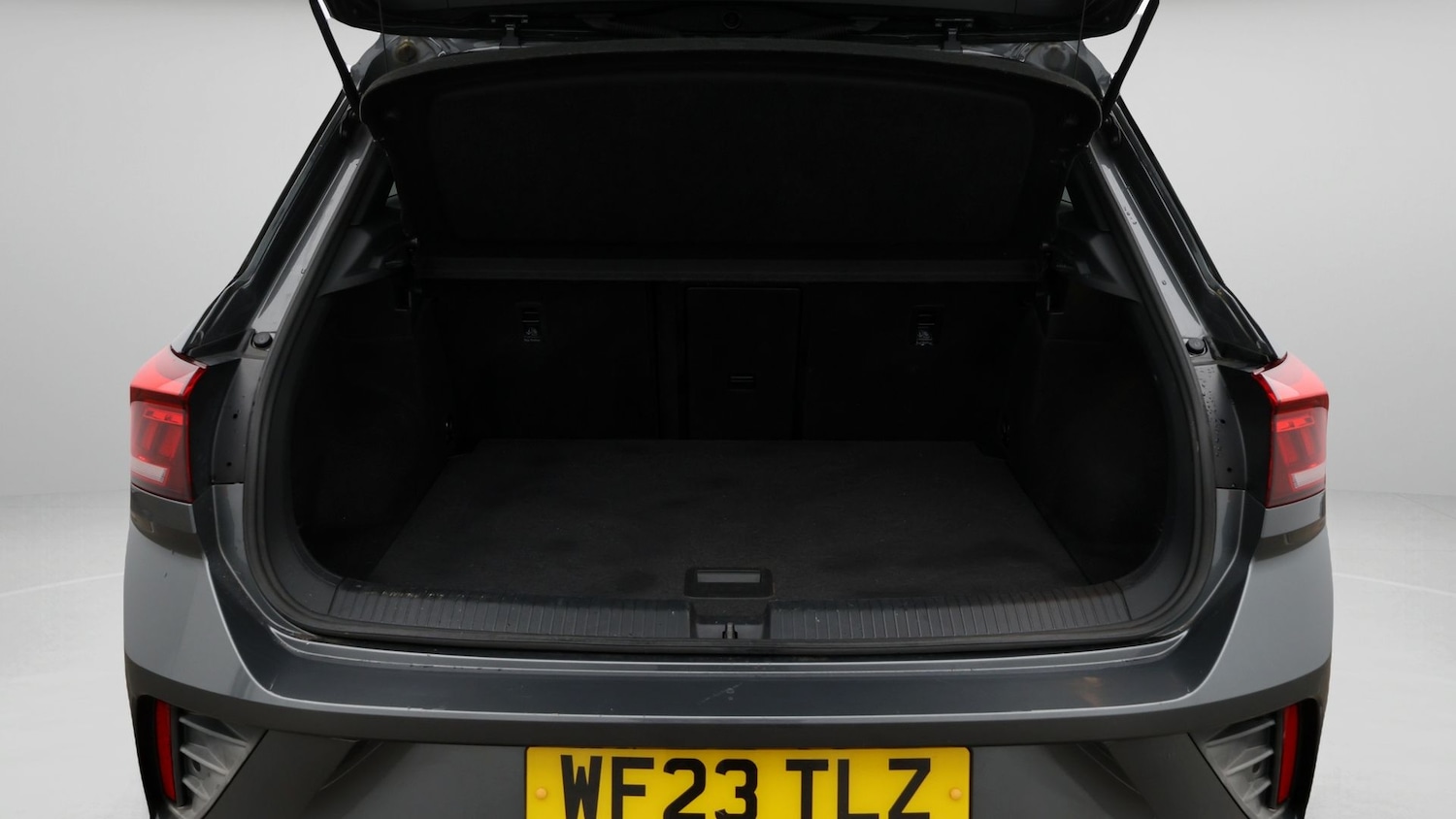 Used Volkswagen T-Roc 2023 for sale - 77616919: Photo 17