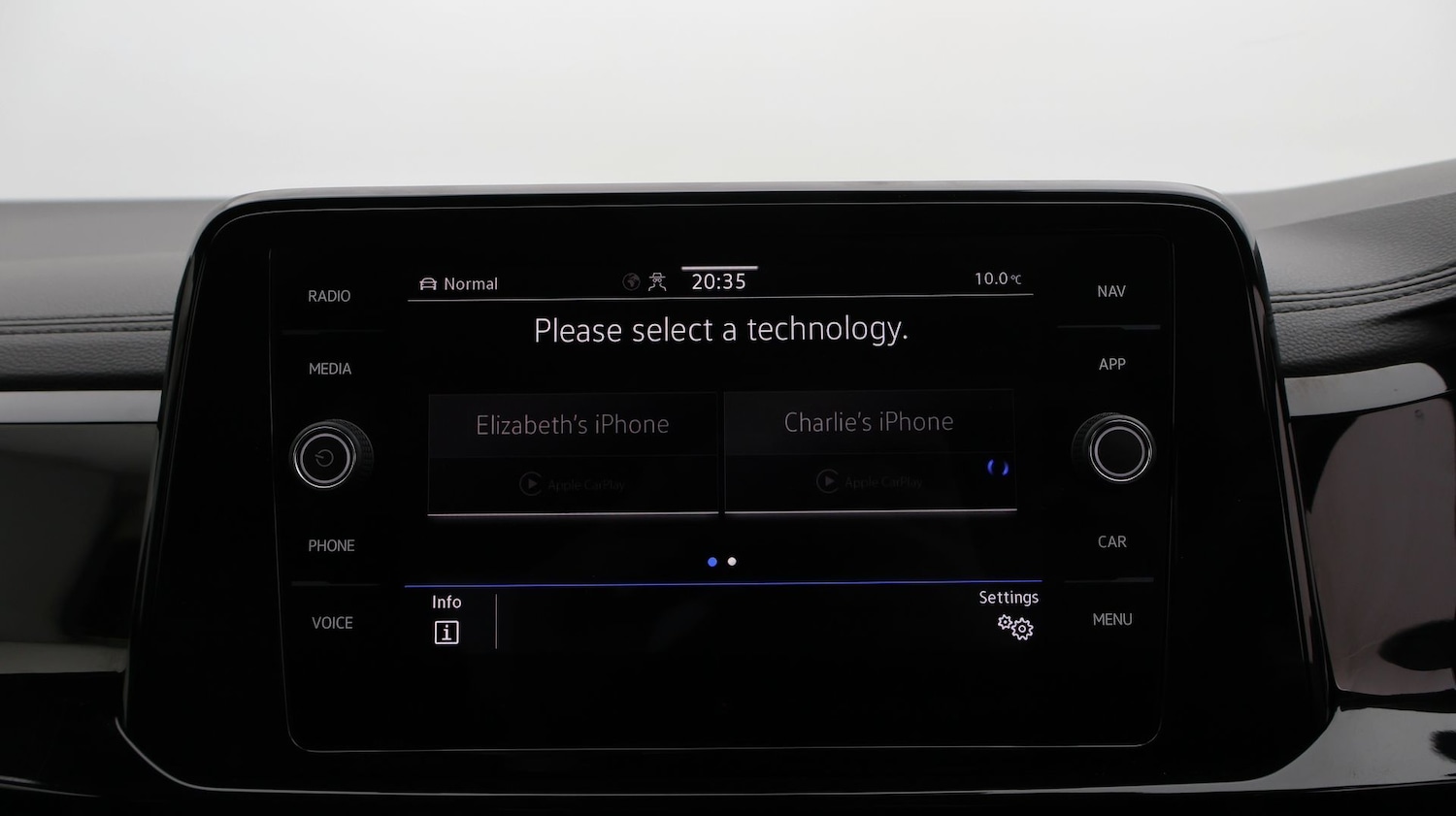 Used Volkswagen T-Roc 2023 for sale - 77616919: Photo 25