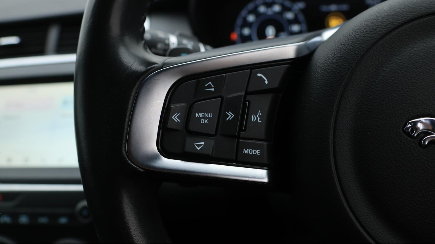 Used Jaguar E-Pace 2020 for sale - 76701607: Photo 41