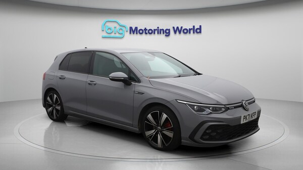 Used Volkswagen Golf 2021 for sale - 76109277: Photo 2