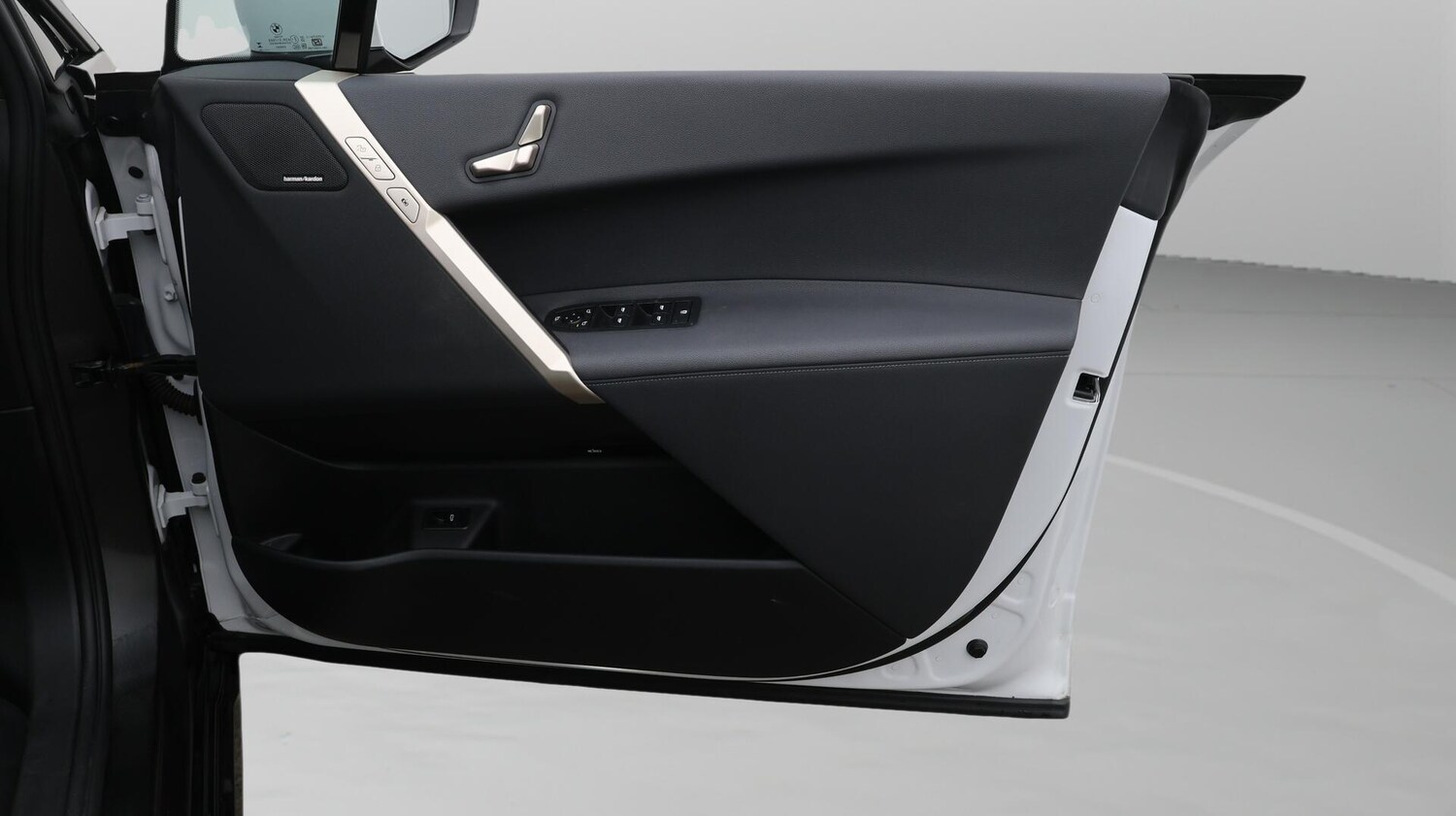 Used BMW iX 2022 for sale - 76633137: Photo 16