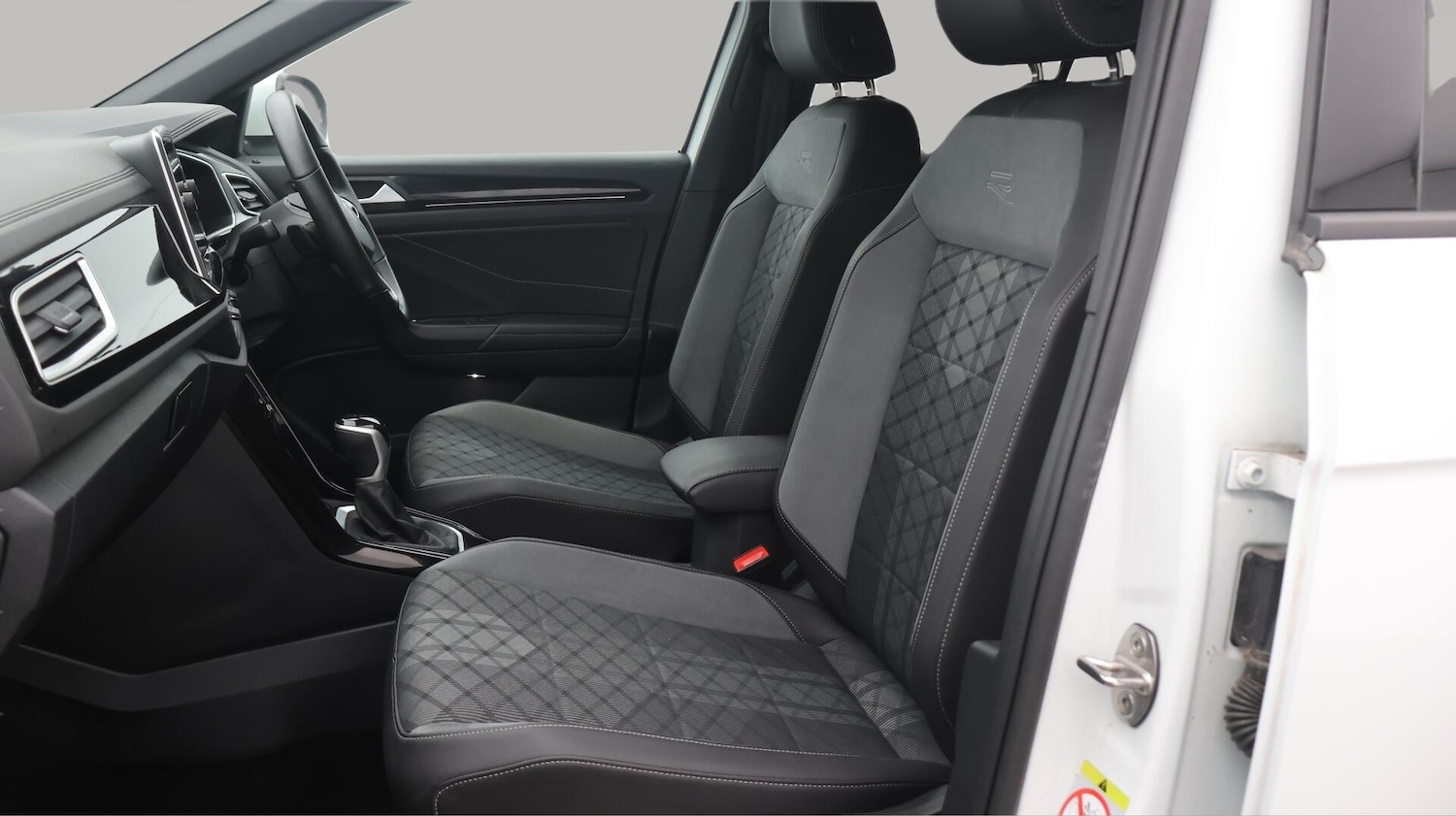 Used Volkswagen T-Roc 2022 for sale - 76771751: Photo 15