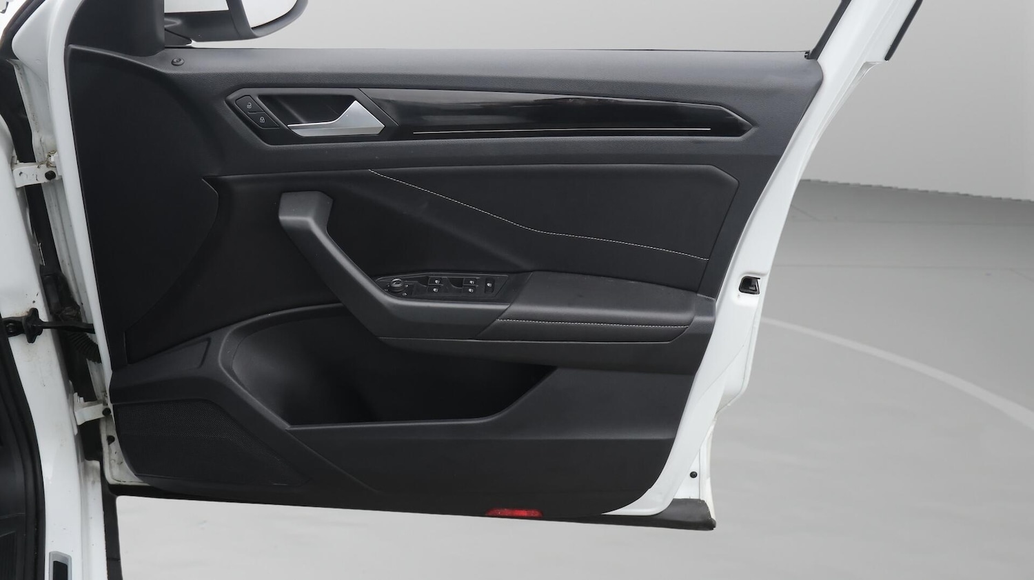 Used Volkswagen T-Roc 2022 for sale - 76771751: Photo 16