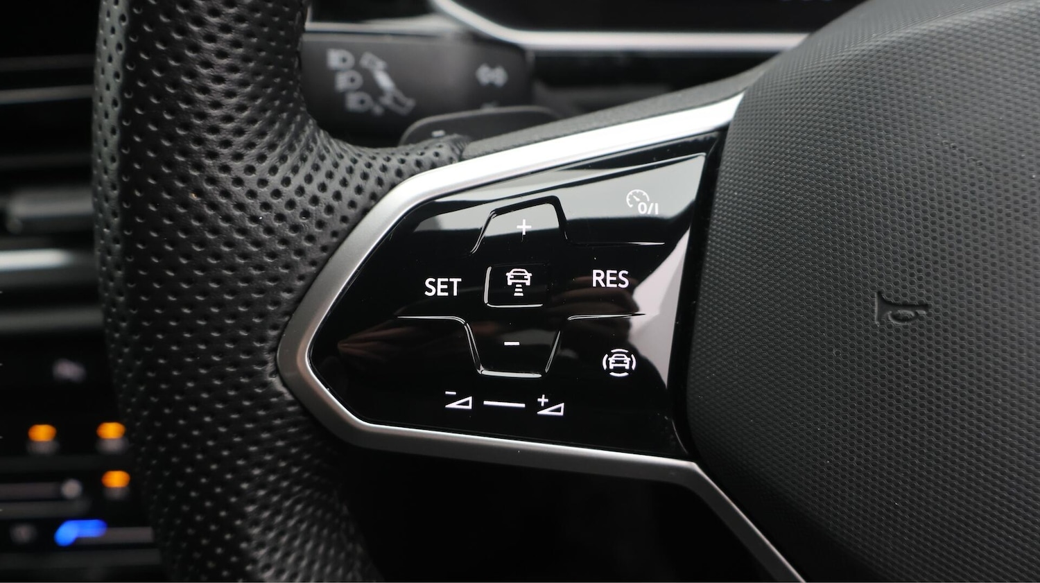 Used Volkswagen T-Roc 2022 for sale - 76771751: Photo 24