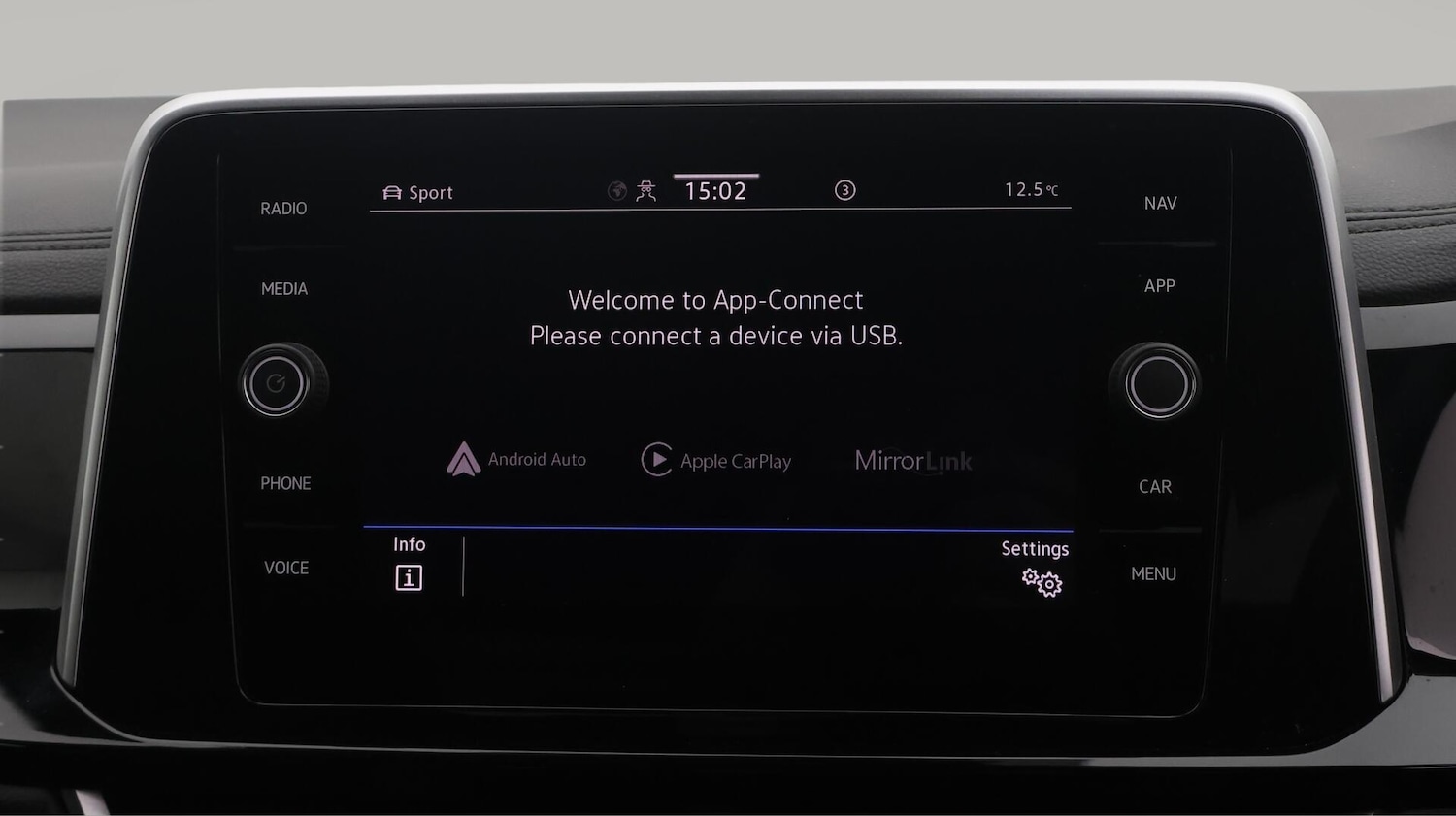 Used Volkswagen T-Roc 2022 for sale - 76771751: Photo 27