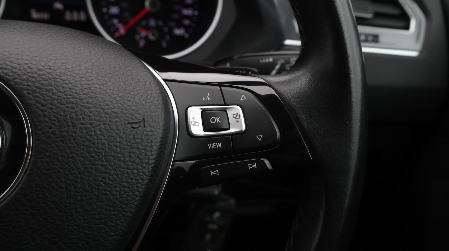 Used Volkswagen Tiguan 2020 for sale - 76433206: Photo 24