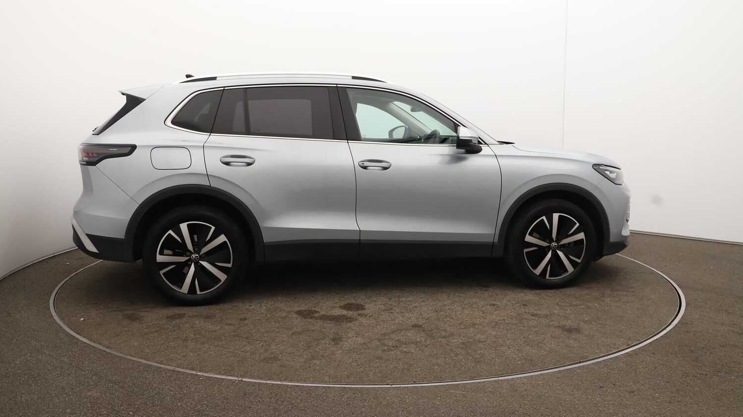 Used Volkswagen Tiguan 2024 for sale - 76083838: Photo 55