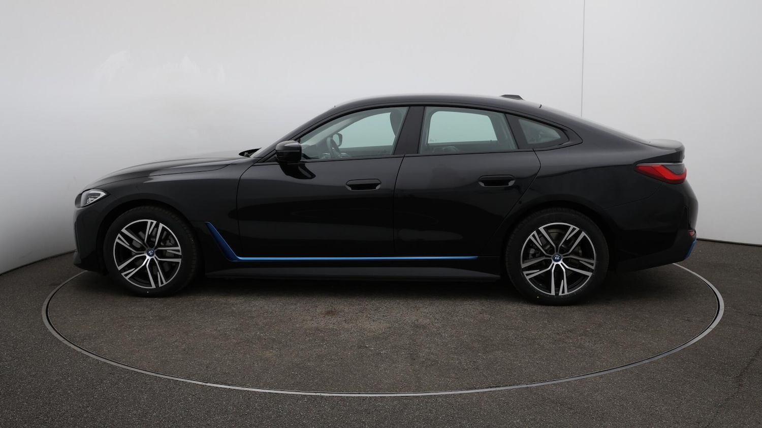 Used BMW i4 2022 for sale - 76084259: Photo 65