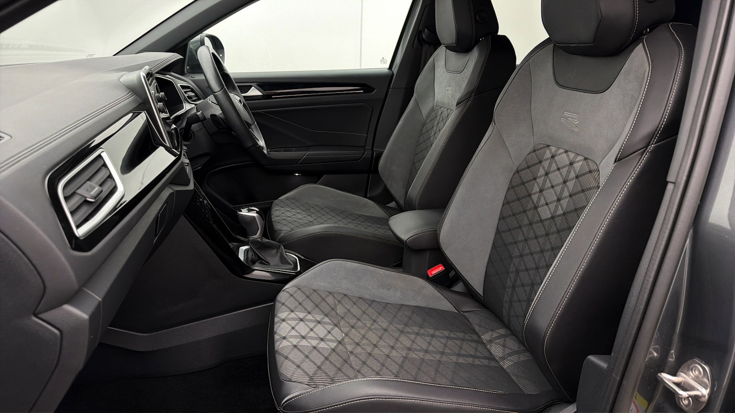 Used Volkswagen T-Roc 2022 for sale - 77932823: Photo 13