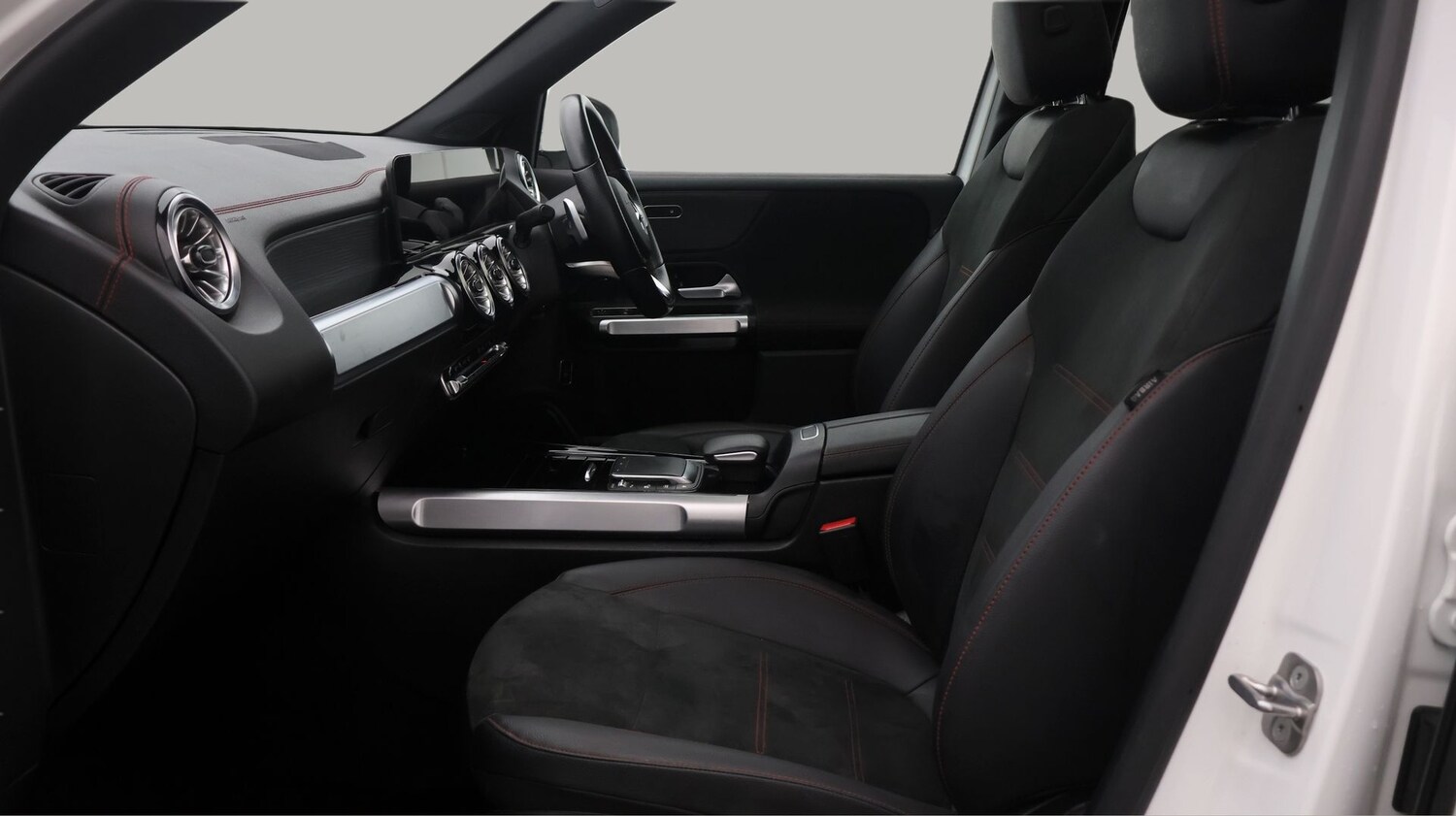 Used Mercedes-Benz EQB 2023 for sale - 77931399: Photo 14