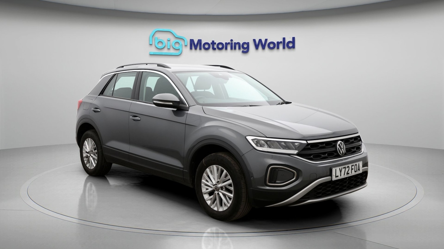 Used Volkswagen T-Roc 2023 for sale - 77352132: Photo 1