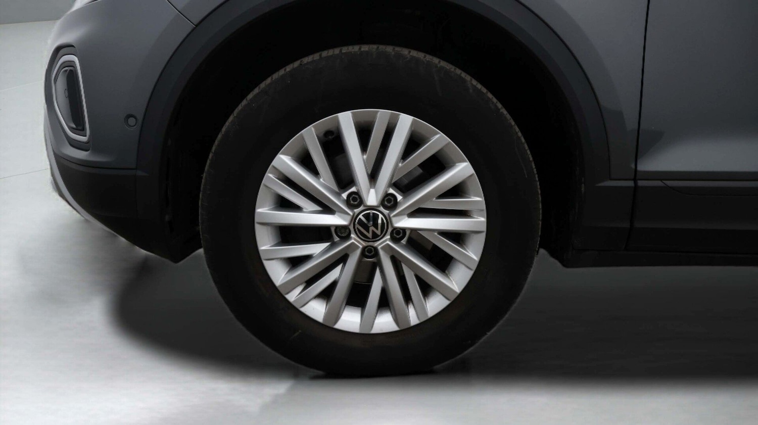 Used Volkswagen T-Roc 2023 for sale - 77352132: Photo 18