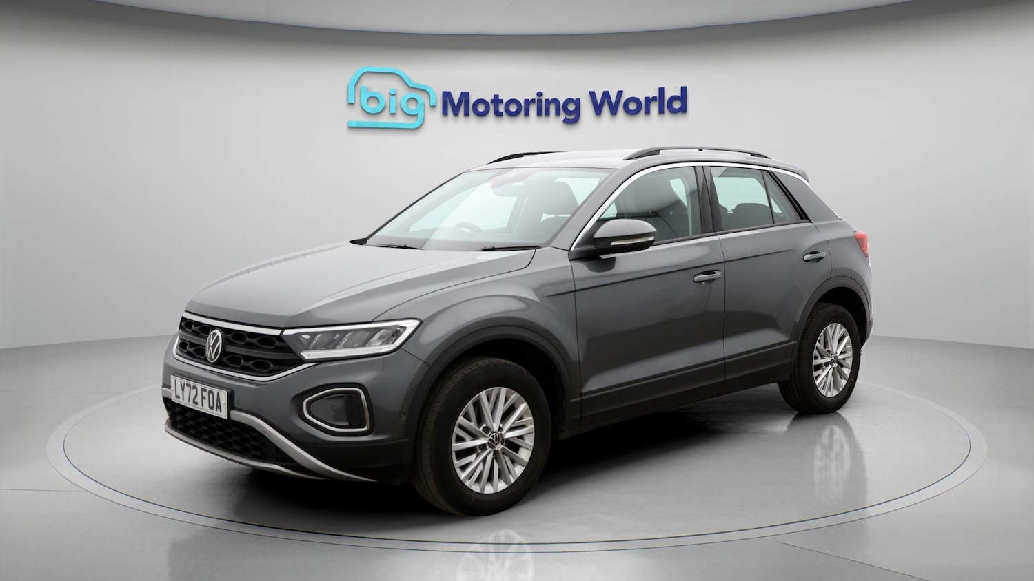 Used Volkswagen T-Roc 2023 for sale - 77352132: Photo 3