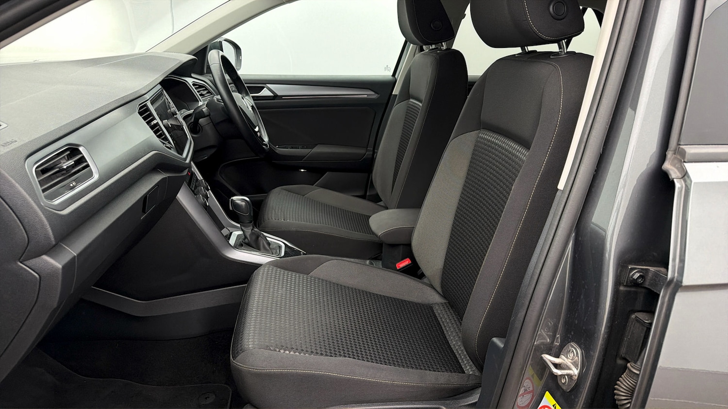 Used Volkswagen T-Roc 2021 for sale - 77981710: Photo 13