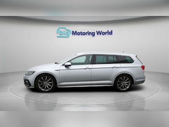 Used Volkswagen Passat 2023 for sale - 77213296: Photo