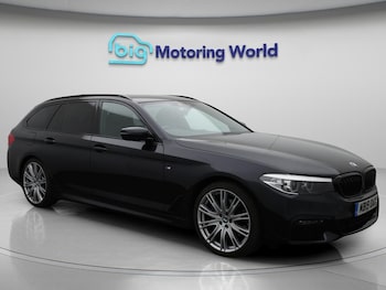 2019 (19) - 530i M Sport 5dr Auto