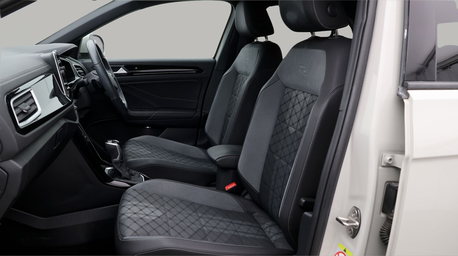 Used Volkswagen T-Roc 2022 for sale - 77446332: Photo 14