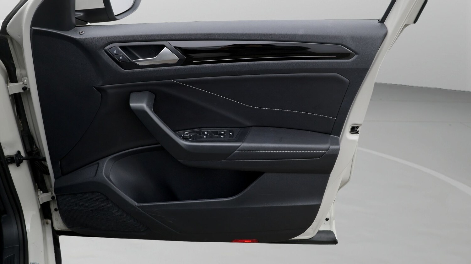 Used Volkswagen T-Roc 2022 for sale - 77446332: Photo 15