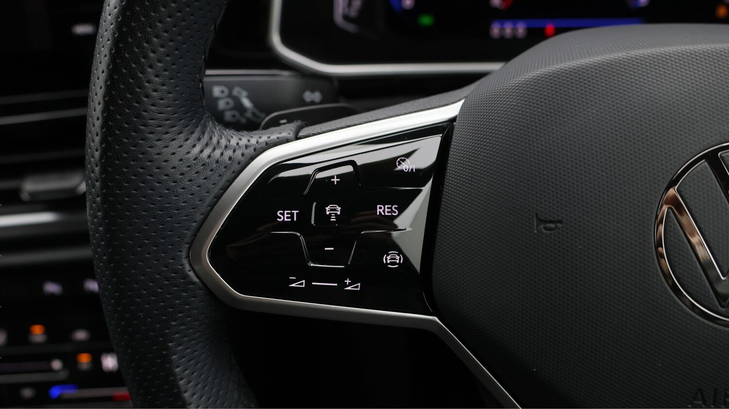 Used Volkswagen T-Roc 2022 for sale - 77446332: Photo 23