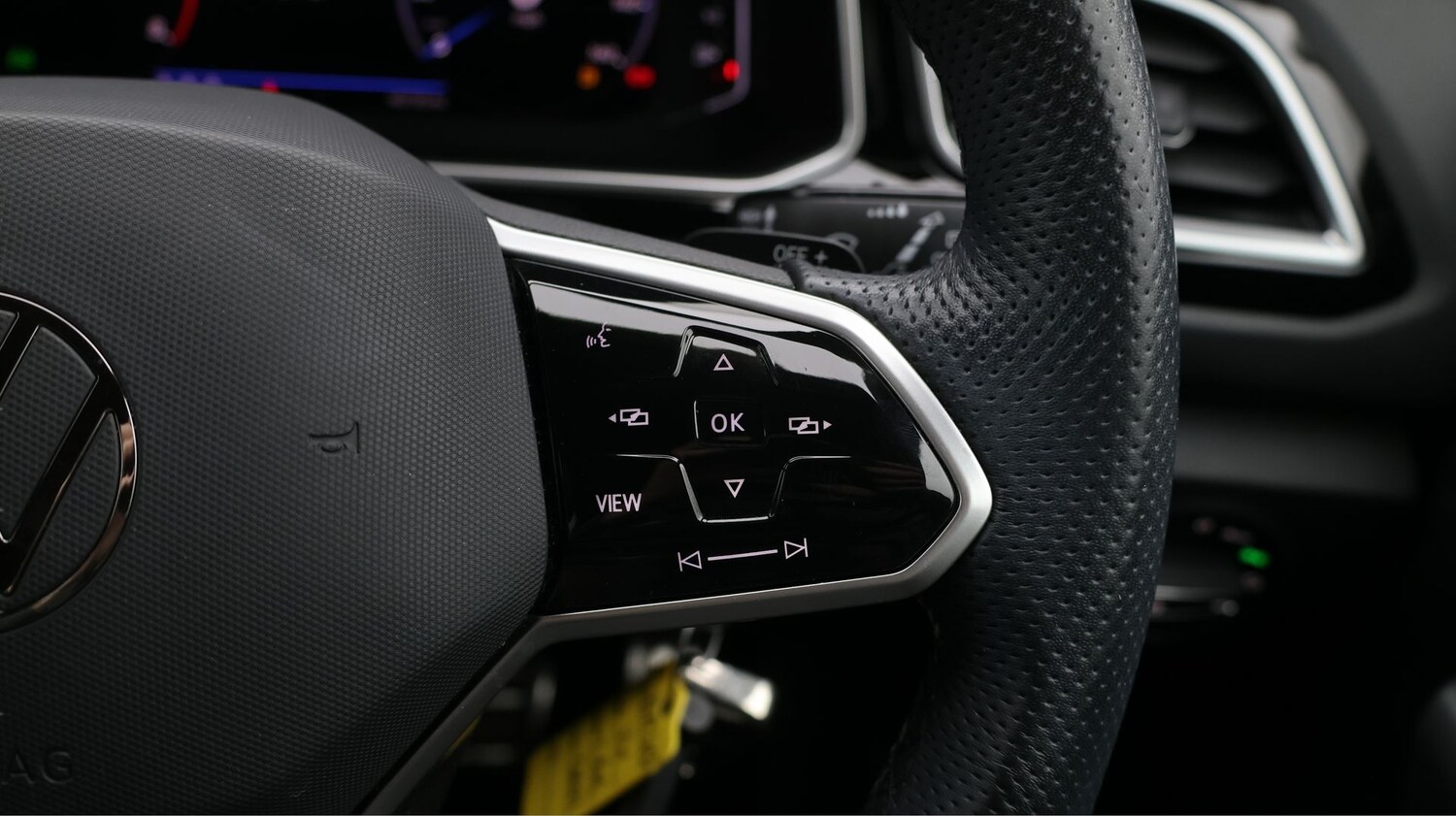 Used Volkswagen T-Roc 2022 for sale - 77446332: Photo 25