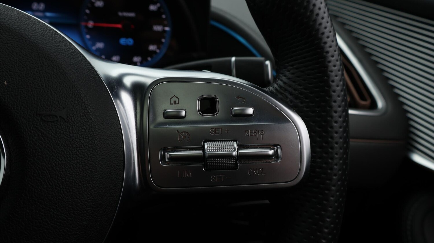 Used Mercedes-Benz EQC 2022 for sale - 76270617: Photo 30