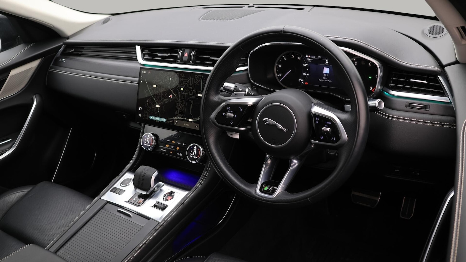 Used Jaguar F-Pace 2022 for sale - 76380902: Photo 9