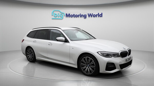 Used BMW 3 Series 2021 for sale - 76151360: Photo 2