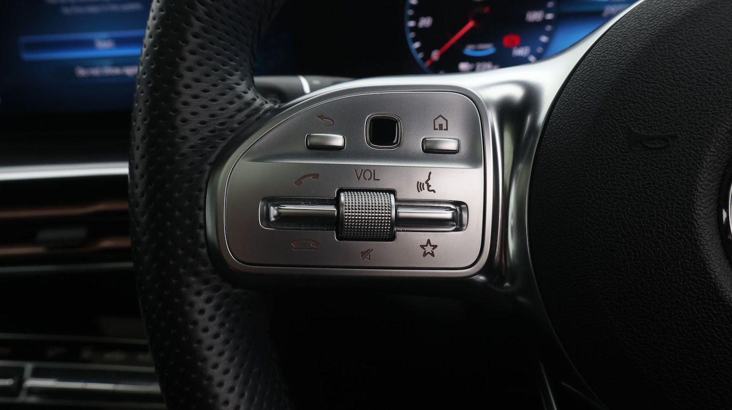 Used Mercedes-Benz EQC 2023 for sale - 77651000: Photo 27