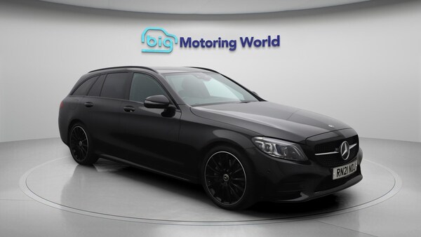 Used Mercedes-Benz C-Class 2021 for sale - 76227060: Photo 2