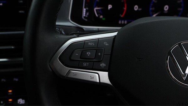 Used Volkswagen T-Roc 2023 for sale - 75669174: Photo 26