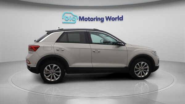 Used Volkswagen T-Roc 2023 for sale - 75669174: Photo 9